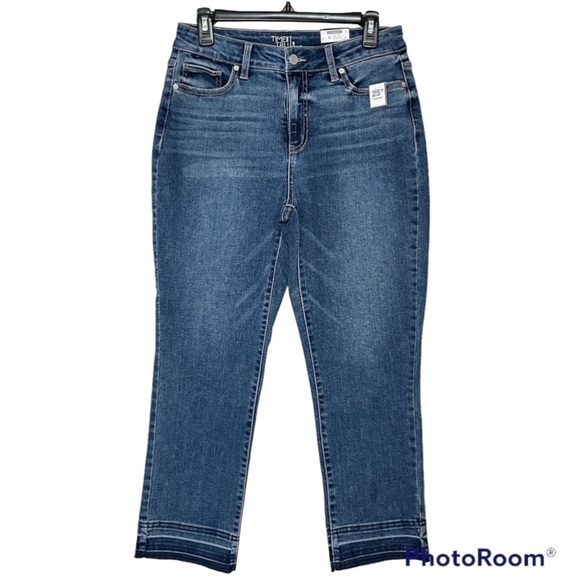 NWT Time & Tru High Rise Raw Hem Medium Wash Jeans Size: 6 - Picture 1 of 11